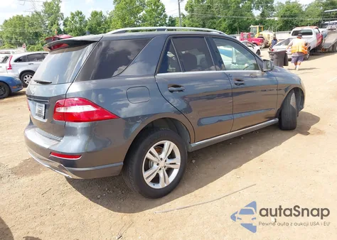 2013 Mercedes-Benz Ml 350 z USA, uszkodzony, nr VIN 4JGDA5JB8DA136092